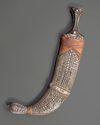 A SILVER YEMENI DAGGER, EARLY 20TH CENTURY