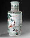 A CHINESE FAMILLE-VERTE ROULEAU VASE, QING DYNASTY (1644-1911)