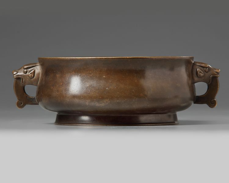 A CHINESE BRONZE CENSER, QING DYNASTY (1644-1911)