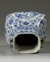A Chinese blue and white 'finger citron' fanghu