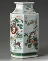 A CHINESE FAMILLE VERTE VASE, 19TH CENTURY
