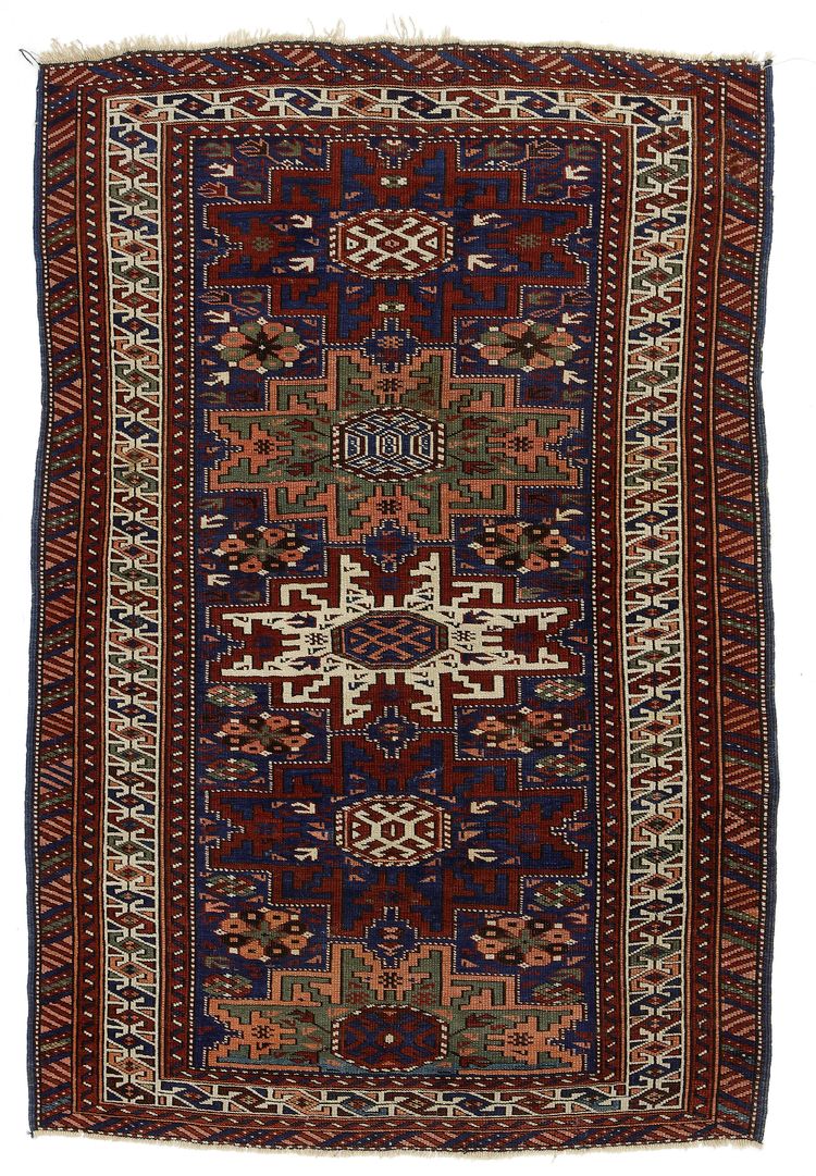 A LESGI SHIRWAN CARPET, LATE 19TH CENTURY
