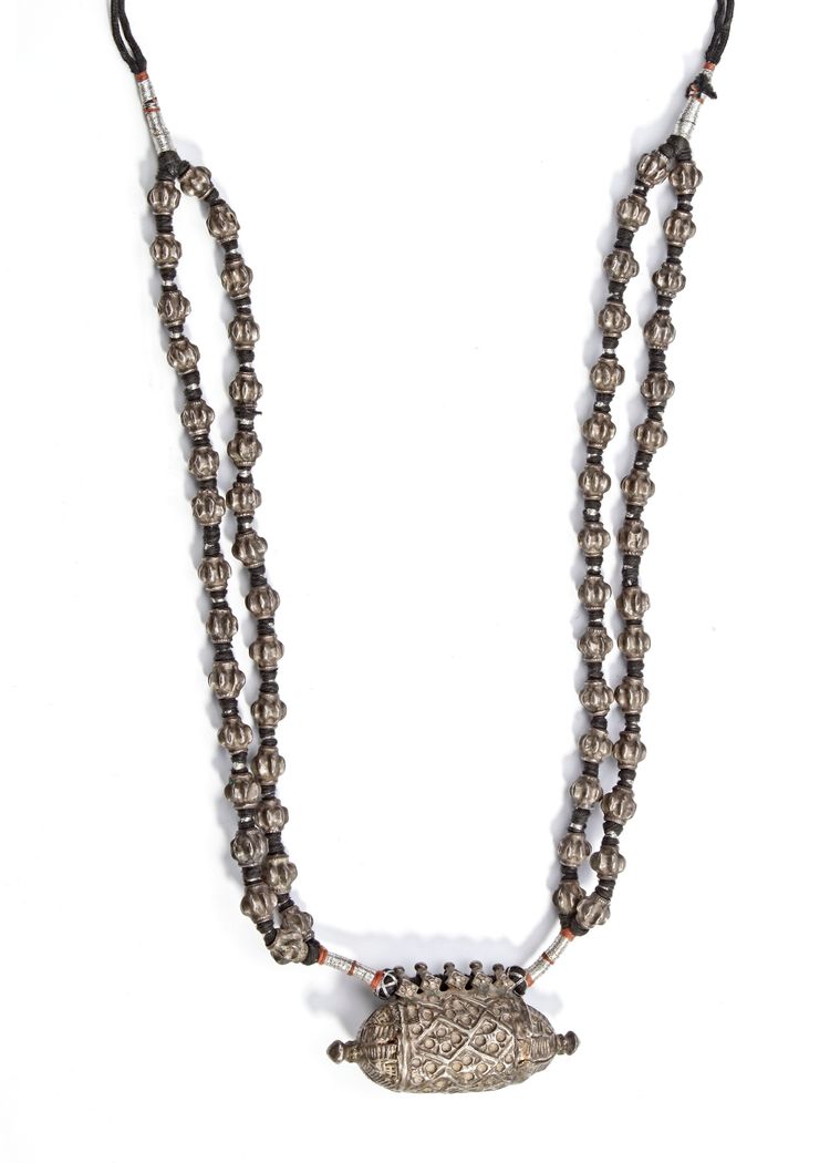 SILVER NECKLACE – YEMEN, 19TH CENTURY