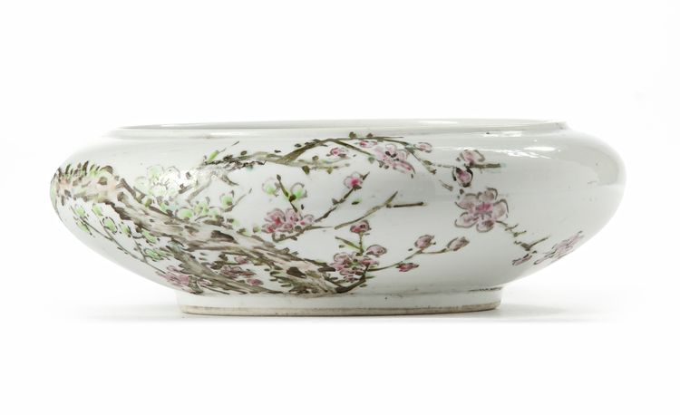 A CHINESE FAMILLE ROSE JARDINIERE
