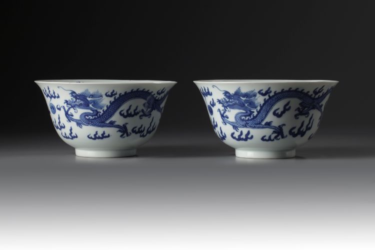 A pair of blue and white 'dragon and phoenix' bowls