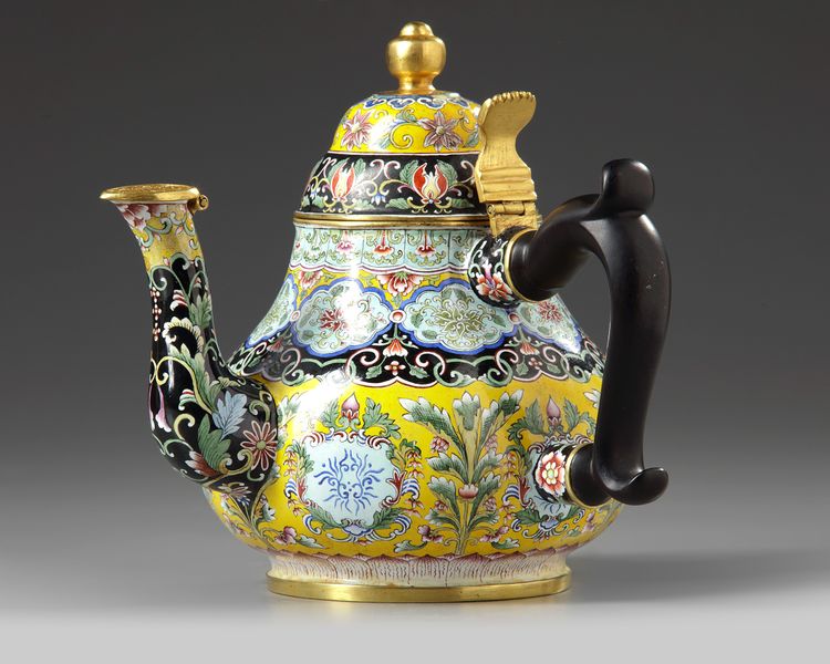 A Chinese painted enamel 'floral' teapot