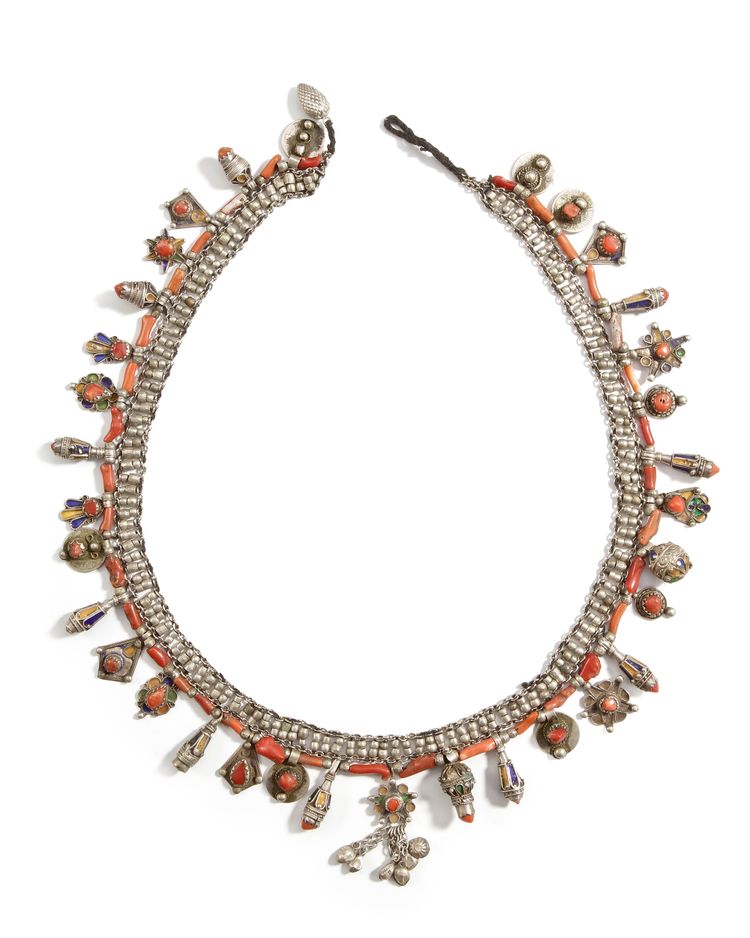 A SILVER NECKLACE, MOROCCO, 19TH CENTURY