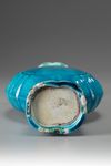 A LARGE TURQUOISE GLAZED VASE, 18TH CENTURY