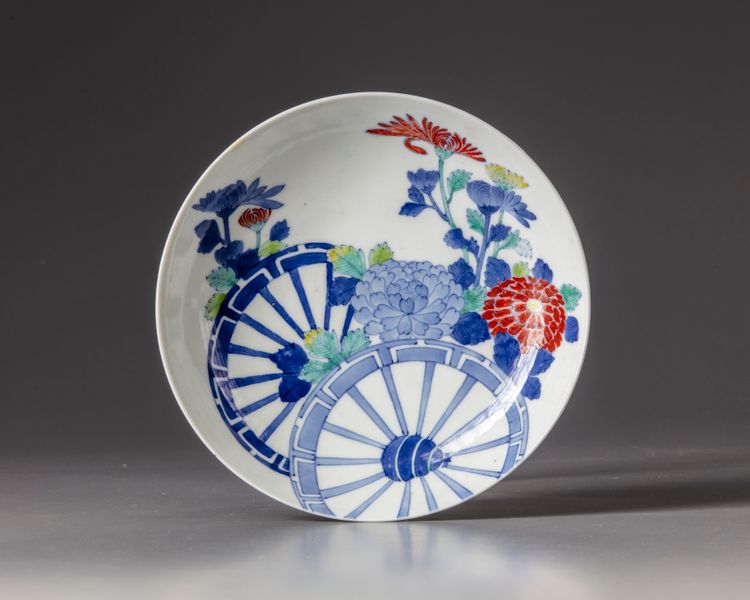 A JAPANESE PORCELAIN ENAMELED DISH