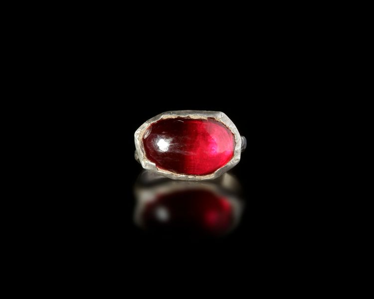 A RUBY SEAL SILVER RING, 16TH-17TH CENTURY