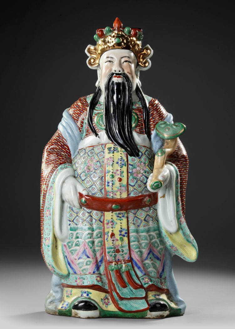 LARGE CHINESE FAMILLE ROSE FIGURE, 19TH / 20TH CENTURY