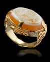 AN AGATE SEAL GOLD RING