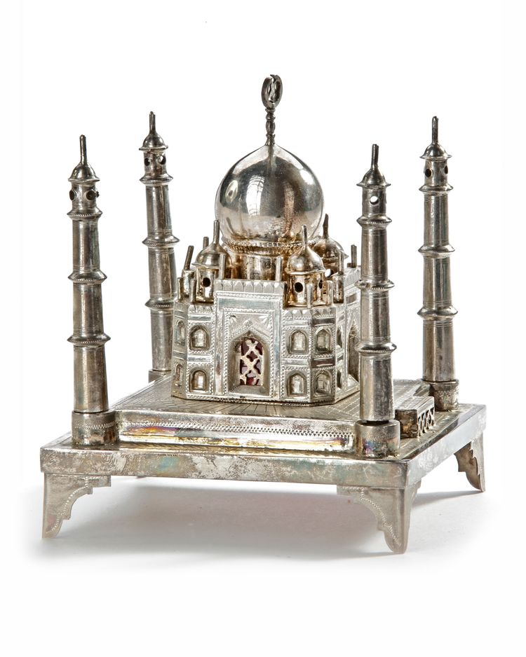 A SILVER MODEL OF THE TAJ MAHAL, INDIA, 20TH CENTURY
