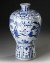 A CHINESE BLUE AND WHITE MEIPING VASE, 19TH CENTURY