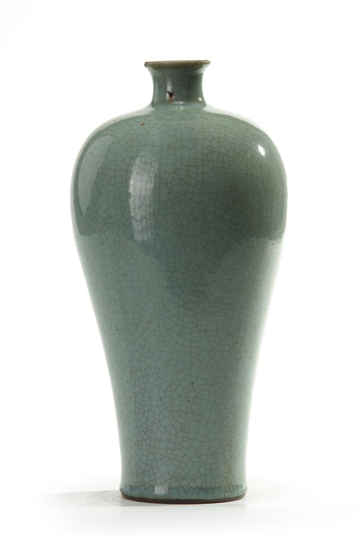 A Chinese lavender crackle-glazed meiping