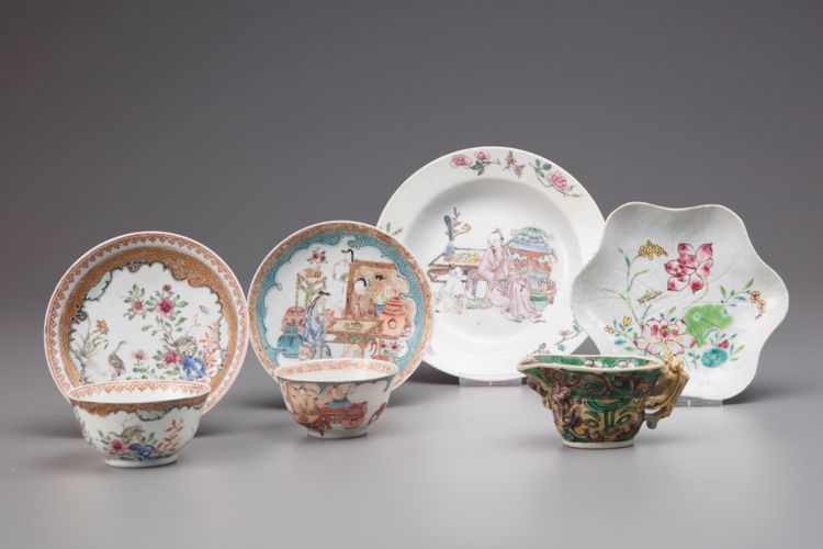 A lot of seven Chinese porcelain items