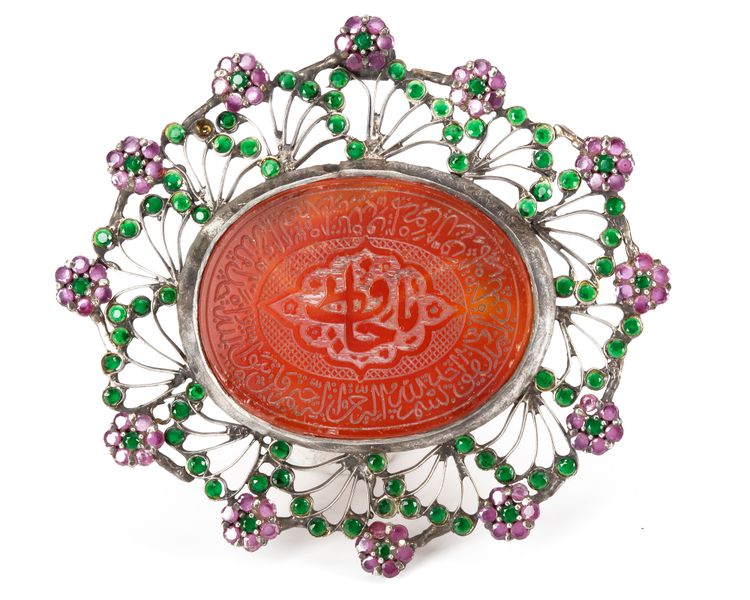A MUGHAL GEM-SET CARNELIAN SILVER-MOUNTED PENDANT, INDIA ,19TH CENTURY