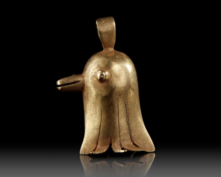 A ROMAN GOLD BIRD PENDANT