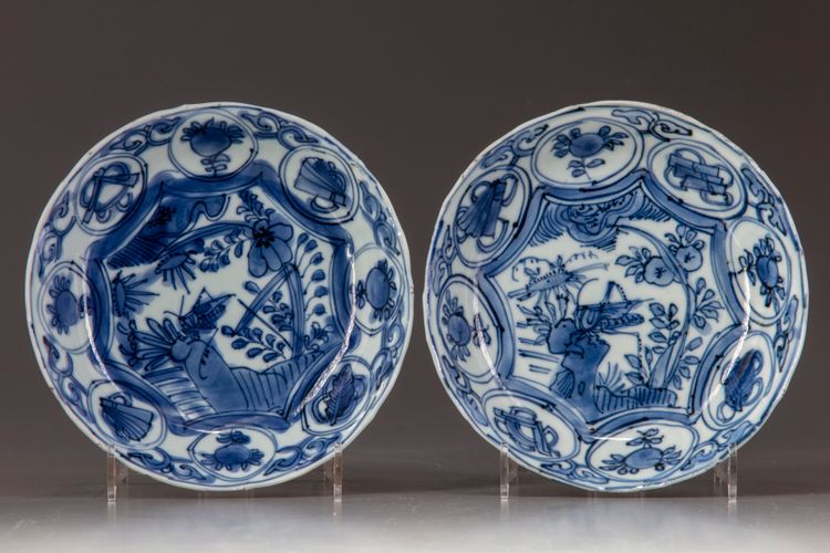TWO CHINSES BLUE AND WHITE DISHES,WANLI PERIOD, (1573-1619)