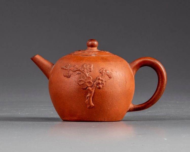 A Chinese yixing teapot