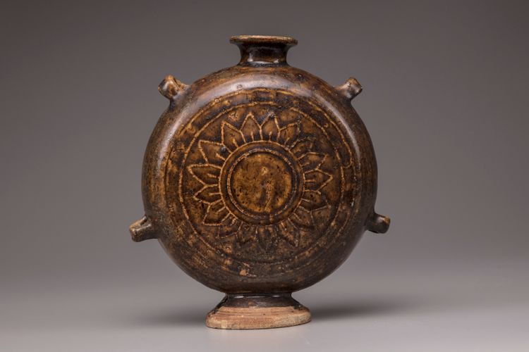 A CHINESE BROWN GLAZED MOON FLASK, LATE MING DYNASTY, 17TH CENTURY
