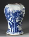 A CHINESE BLUE AND WHITE VASE, 19TH-20TH CENTURY