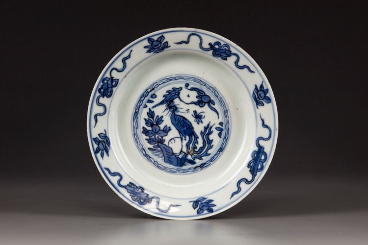 A blue and white 'phoenix' dish