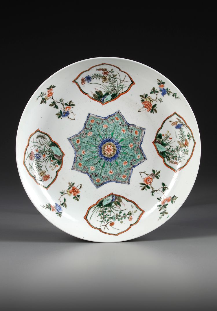 A CHINESE FAMILLE VERTE 'FLORAL' DISH, KANGXI PERIOD (1662-1722)