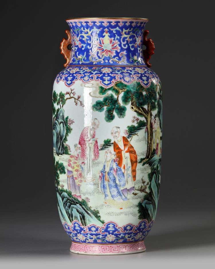 A CHINESE FAMILLE ROSE LANTERN VASE, 20TH CENTURY