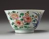 A CHINESE WUCAI 'FLORAL' BOWL, 17TH CENTURY