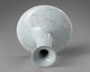 A CHINESE CELADON CRACKLE-GLAZED VASE, 18TH-19TH CENTURY