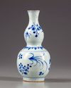 A blue and white double-gourd vase