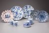 Lot of 12 Chinese porcelain items