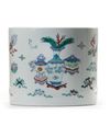 A CHINESE DOUCAI PORCELAIN BRUSH POT, 19TH-20TH CENTURY