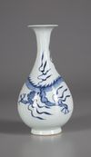 A CHINESE BLUE AND WHITE DRAGON VASE, QING DYNASTY (1644-1911)