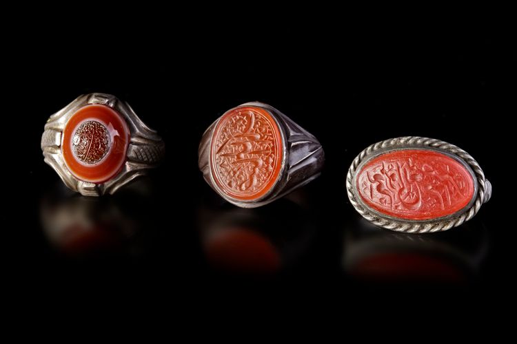 THREE AGATE SEAL SILVER RINGS