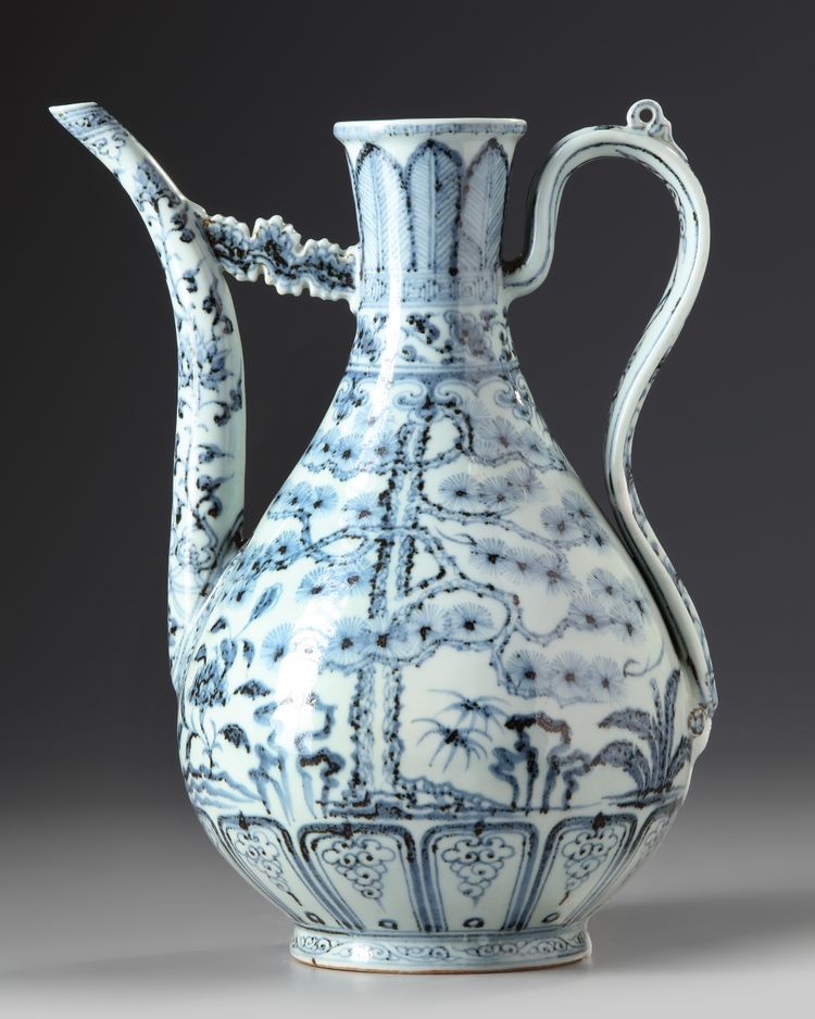 A CHINESE BLUE AND WHITE 'THREE FRIENDS OF WINTER' EWER, QING DYNASTY (1644-1911)