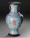 A LARGE CHINESE CLOISONNÉ ENAMEL VASE, 18TH CENTURY