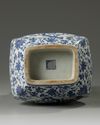 A Chinese blue and white 'finger citron' fanghu