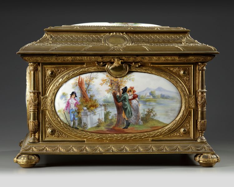 A LARGE JEWELRY BOX, SEVRES PORCELAIN, 19TH CENTURY