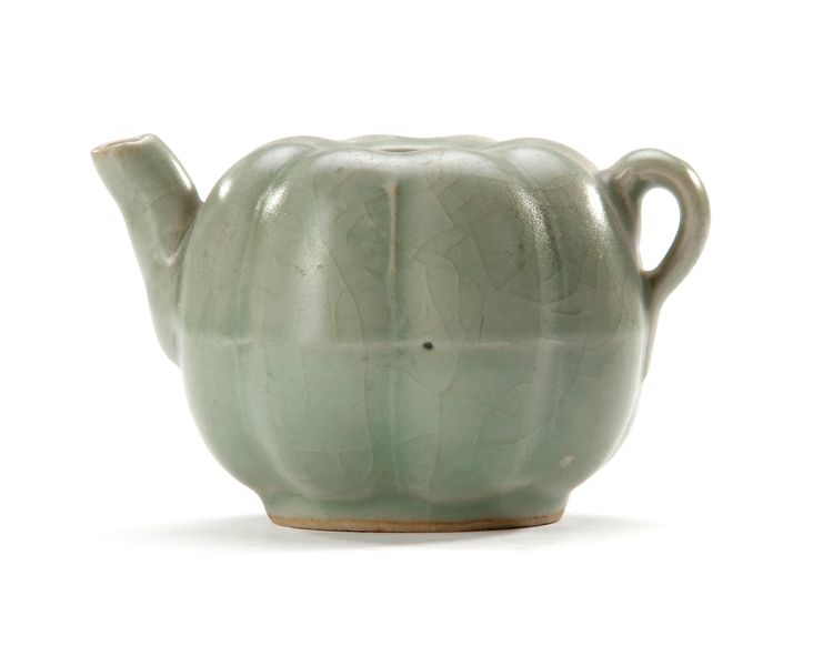 A CHINESE KINUTA TYPE WATER DROPPER, SONG DYNASTY (960-1279)