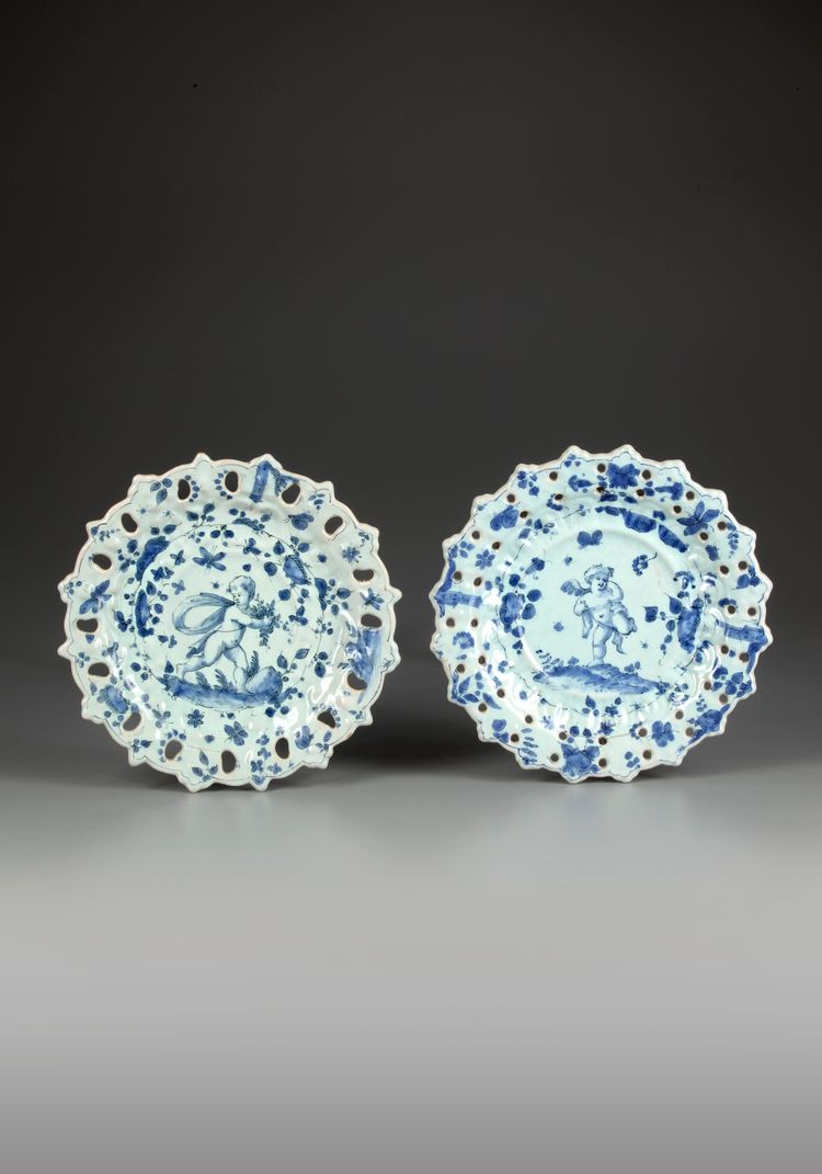 A PAIR OF PLATES IN SAVONA STYLE, BY CANTAGALLI FLORENCE, LATE 19TH CENTURY