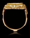 AN AGATE SEAL GOLD RING