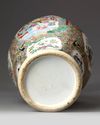 A CHINESE CANTON FAMILLE ROSE VASE, 19TH CENTURY