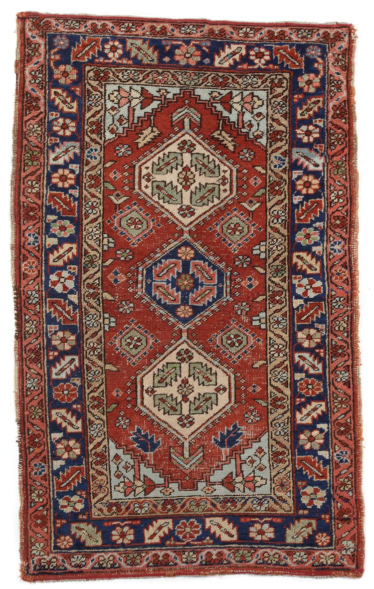 A PERSIAN HERIZ RUG, 19TH CENTURY