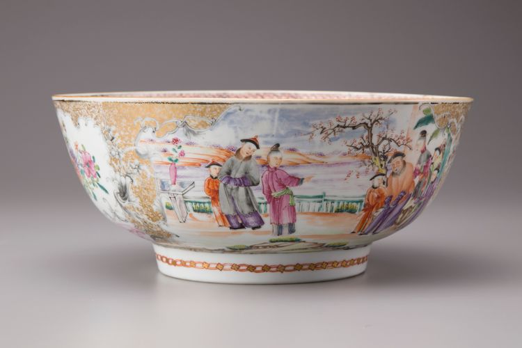 A Chinese export porcelain famille rose Mandarin palette punch bowl