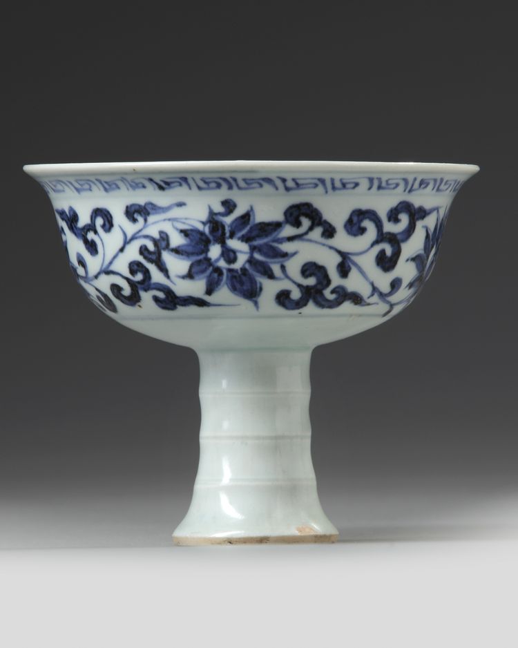 A CHINESE BLUE AND WHITE GLAZED STEM-BOWL