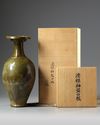 A Chinese green-glazed pottery vase