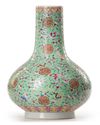 A CHINESE GREEN-GROUND FAMILLE ROSE VASE, CHINA, 19TH-20TH CENTURY