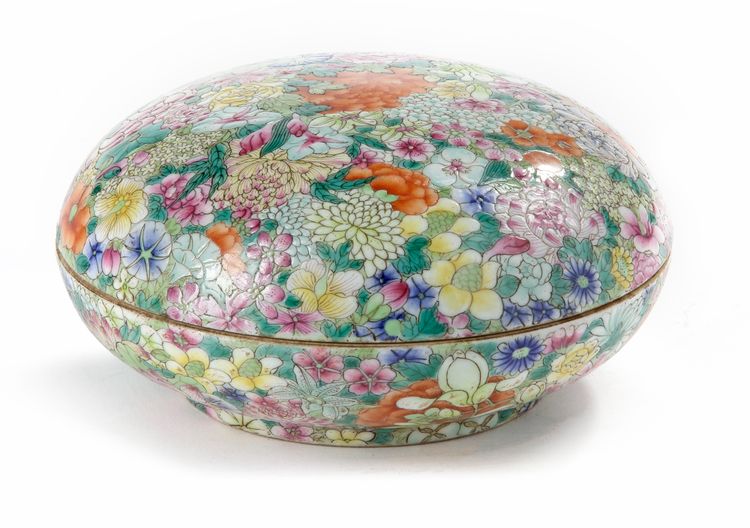 A CHINESE MILLEFLEURS PASTE-BOX